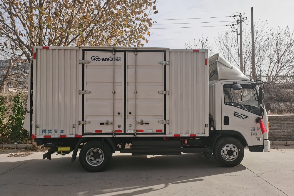 退伍老兵為何選擇宇通新能源輕卡？