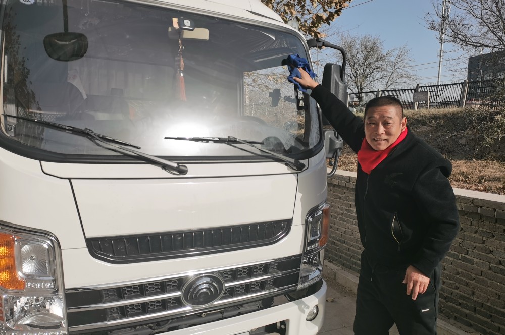 退伍老兵為何選擇宇通新能源輕卡？
