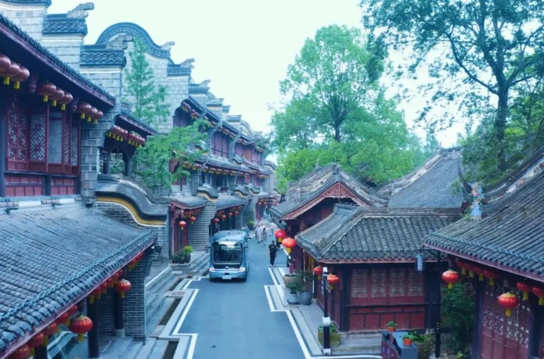 CCTV央視報(bào)道：李強(qiáng)視察并體驗(yàn)小宇2.0