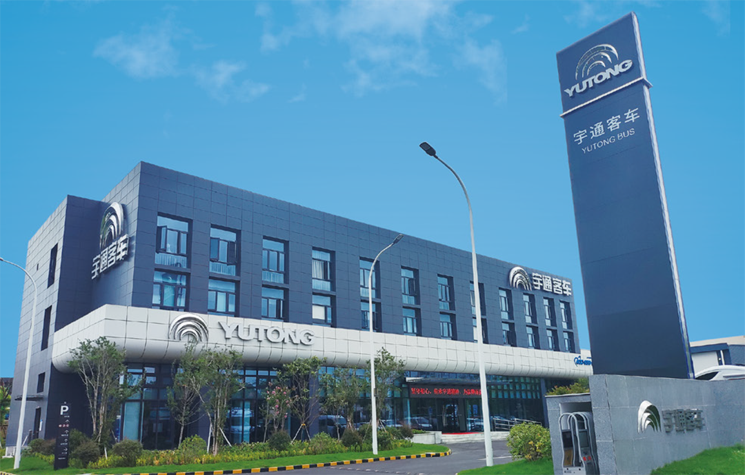 行業最大批量！宇通100輛高端旅游客車交付新疆
