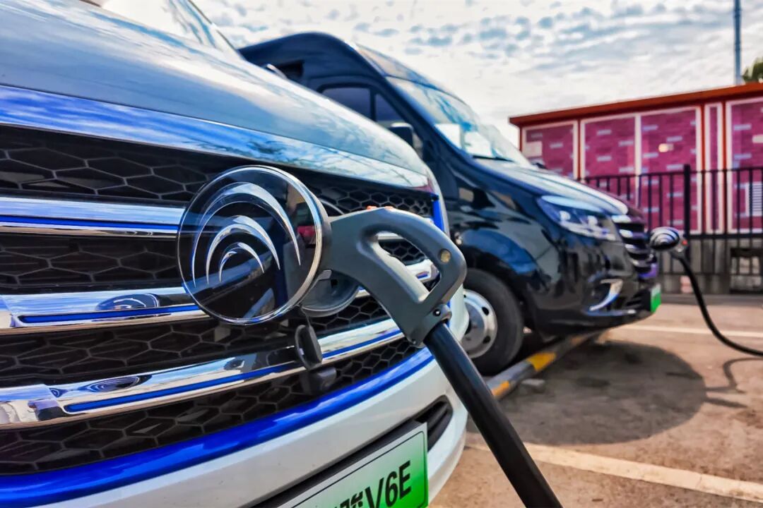 實力共鑒！宇通天駿V6E榮獲“2025年度用戶信賴引領獎”