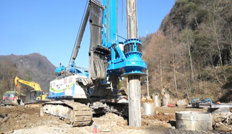 宇通電動旋挖鉆高效助力宜涪高鐵 建設，用電動科技打造綠色工程