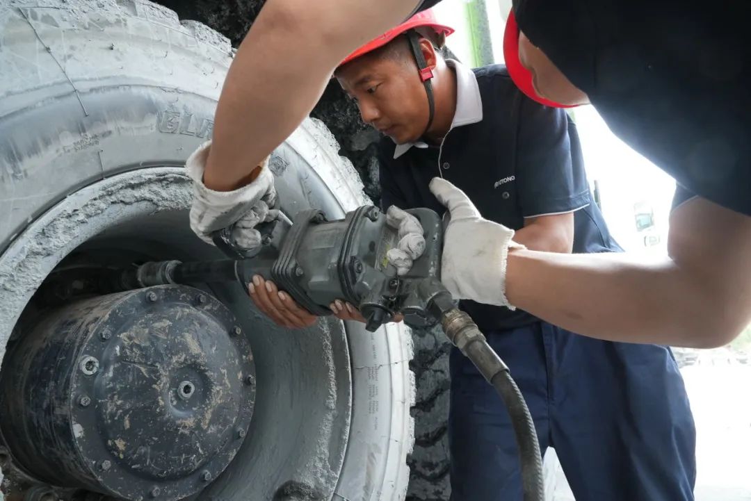 內(nèi)蒙古亞聯(lián)達機械設(shè)備有限公司：用宇通礦卡每公里只要1塊錢