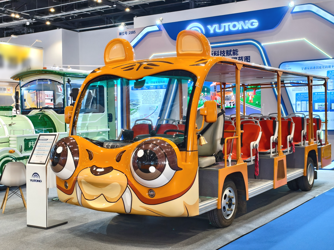 宇通鋰電觀光列車和劍齒虎觀光車亮相北京，以定制化方案賦能景區升級