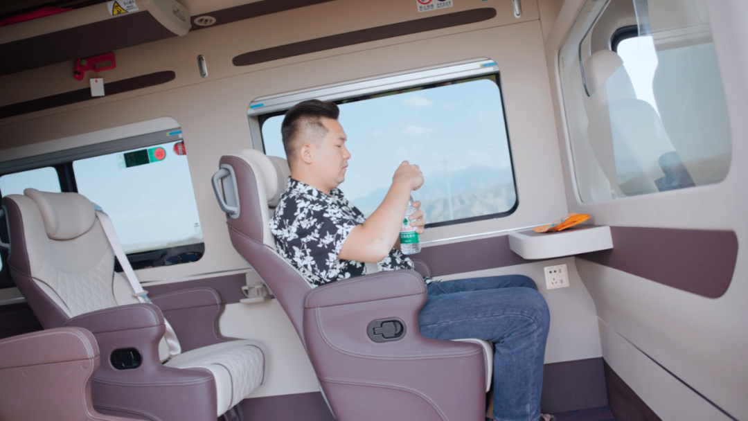 邂逅大美新疆!宇通天駿攜手南松旅游打造高端出行新體驗 圖片