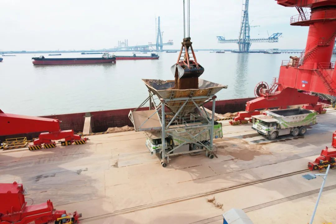 老友記 | 中國(guó)首批使用新能源礦卡的“先行者”，如今怎么樣了？