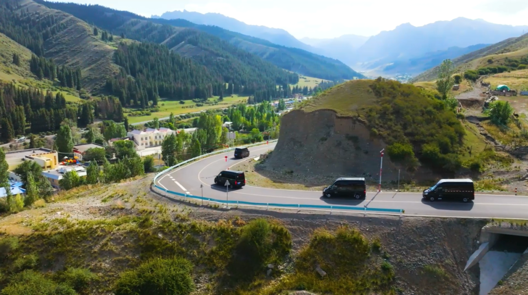 邂逅大美新疆!宇通天駿攜手南松旅游打造高端出行新體驗 圖片