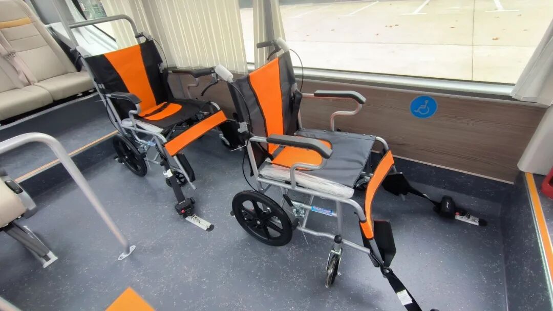 暖心上線！宇通景區(qū)福祉車(chē)助力景區(qū)無(wú)障礙升級(jí)建設(shè)
