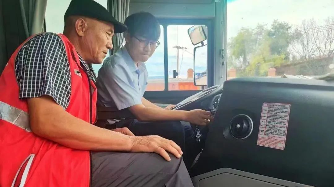 清涼一夏,宇您同行┃宇通環(huán)衛(wèi)2024年空調(diào)巡檢服務(wù)活動正式啟動 清涼一夏,宇您同行┃宇通環(huán)衛(wèi)2024年空調(diào)巡檢服務(wù)活動正式啟動