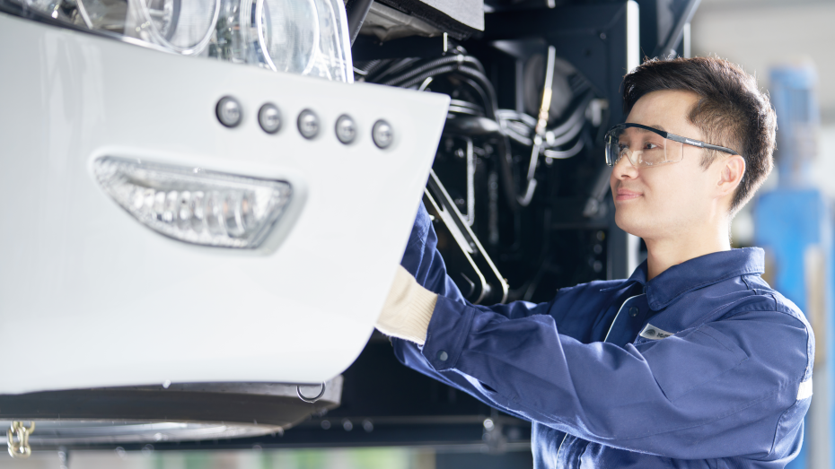 “兩會(huì)時(shí)刻”開啟！宇通T7等高端車型實(shí)力護(hù)航各地兩會(huì)