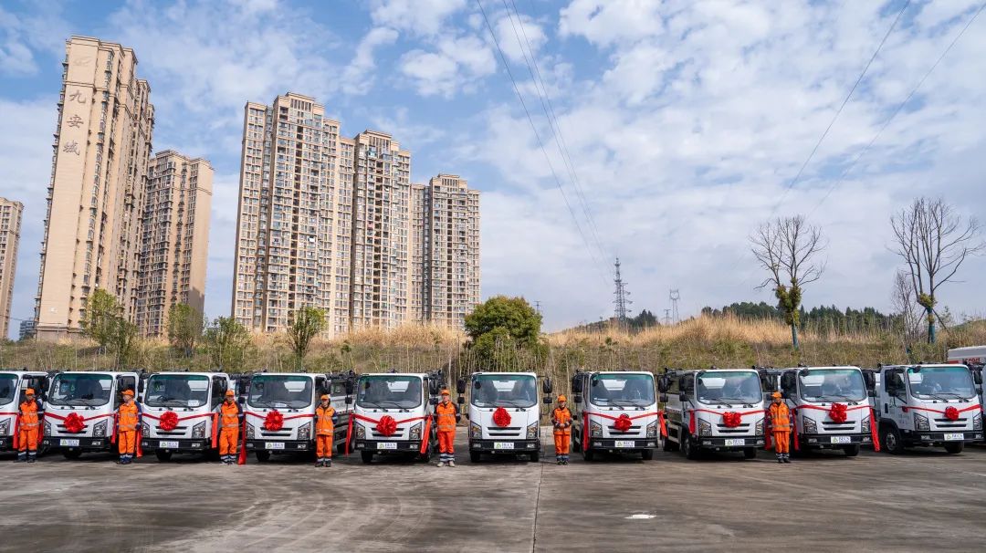 再度合作!31臺宇通新能源環衛車正式交付湖北宜昌 圖片