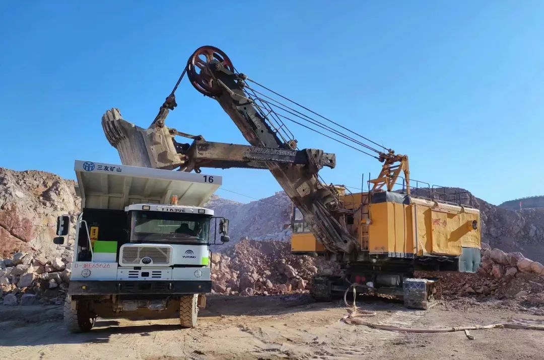 三友礦山:攜手宇通礦卡讓礦山換新顏 三友礦山:攜手宇通礦卡讓礦山換新顏