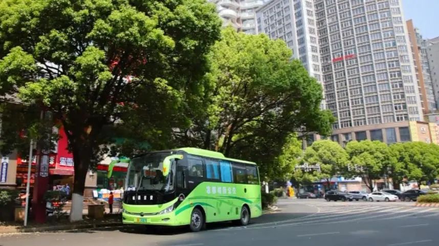 低碳！增效！宇通助力六盤水振通客運打造高速客運新服務(wù)！