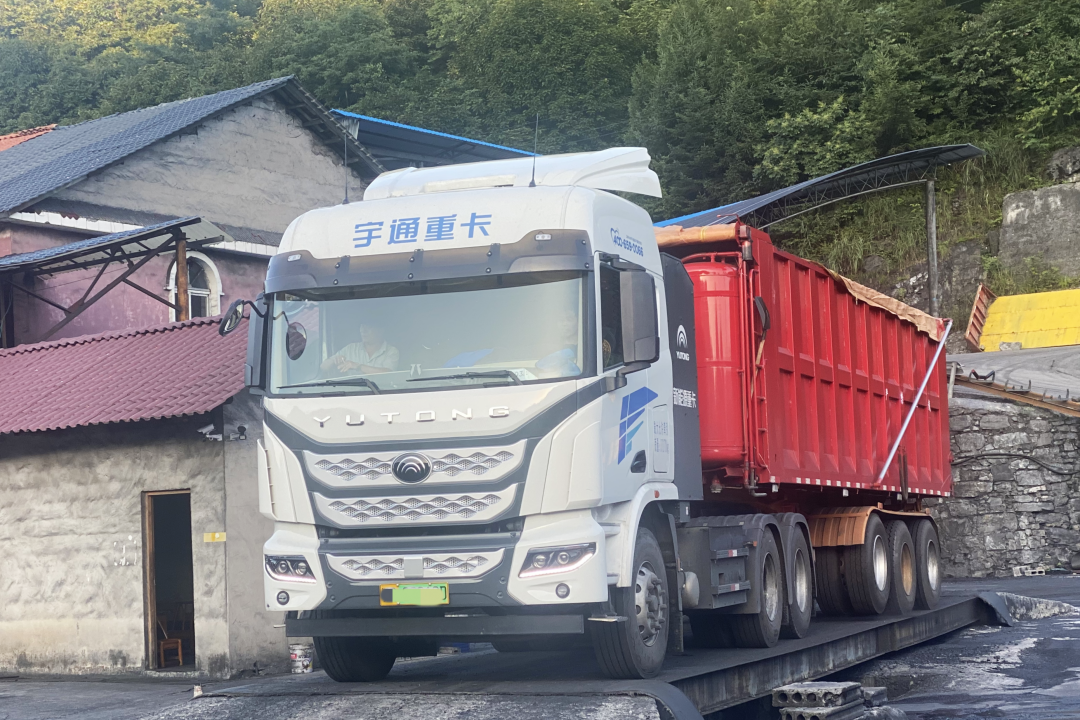 愛“電”有理，一輛宇通純電牽引車每年節約30多萬元